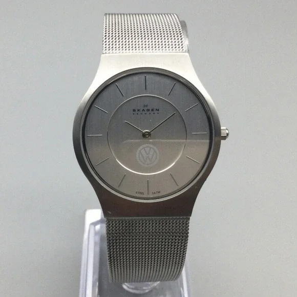 Skagen ladies slim silver tone dress watch NEW BATTERY Vintage 1990 main image 4